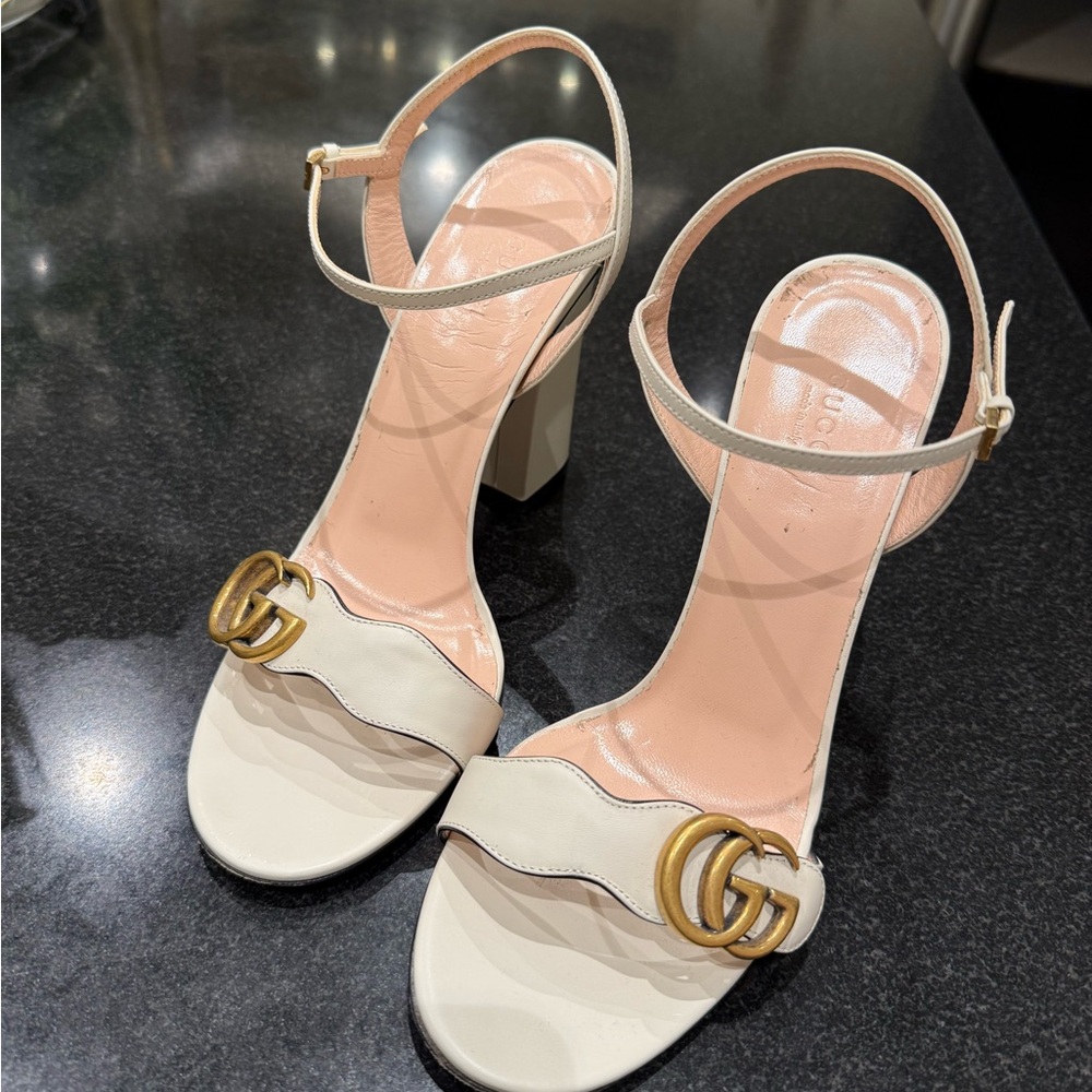 Gucci Women's White Heels with Gold Detail